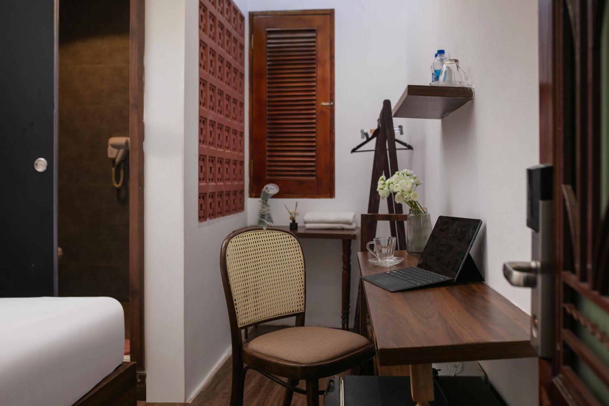Hanoi Backpackers Hostel & Rooftop Bar Екстериор снимка